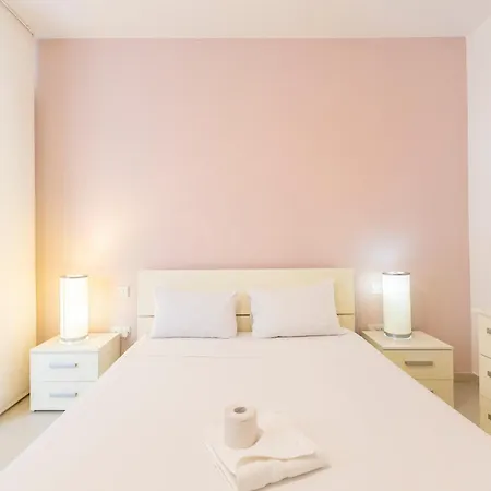 Centre Court Apartment